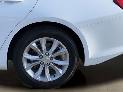 Used 2024 Chevrolet Malibu LT image 35