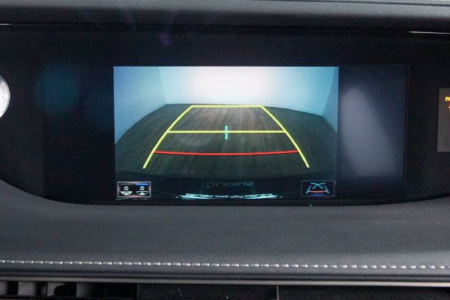 Used 2019 Lexus LS 500 w/ Accessory Package (Z2) RWD image 16