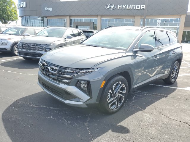 New 2026 Hyundai Tucson Limited FWD image 2