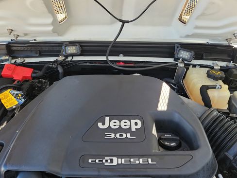 Used 2022 Jeep Wrangler Unlimited Sport image 14