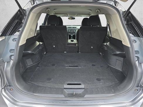 Used 2016 Nissan Rogue SV image 12