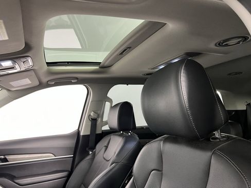 Used 2022 Kia Telluride EX w/ EX Premium Package image 24