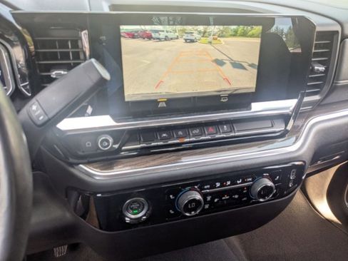 Used 2022 Chevrolet Silverado 1500 LT image 13