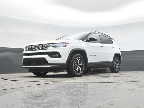 Used 2025 Jeep Compass Limited AWD/4WD image 26