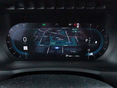 Certified 2025 Volvo XC90 B6 Plus w/ Protection Package Premier image 13