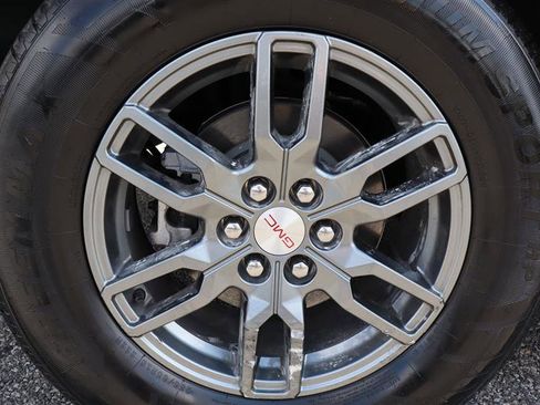 Used 2025 GMC Acadia Elevation image 30