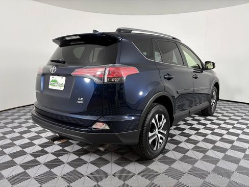 Used 2017 Toyota RAV4 LE AWD/4WD image 8