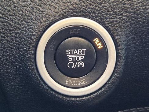 Used 2015 Dodge Challenger R/T Scat Pack w/ Leather Interior Group image 14