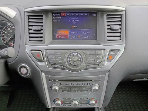 Used 2020 Nissan Pathfinder SL image 37