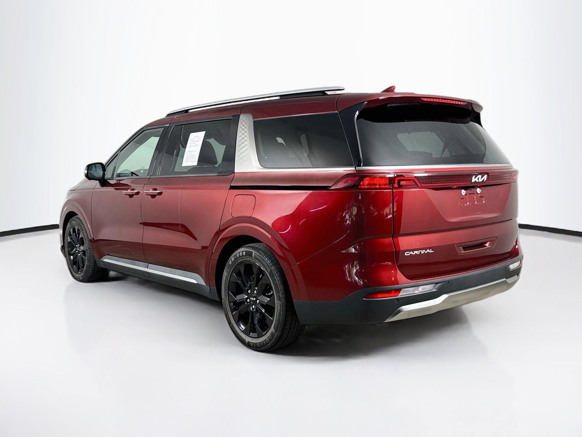 Used 2023 Kia Carnival SX FWD image 31