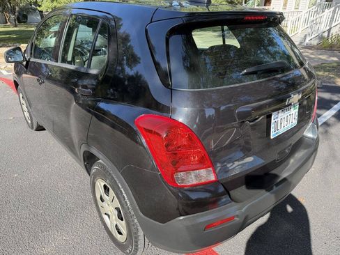 Used 2016 Chevrolet Trax LS FWD image 3