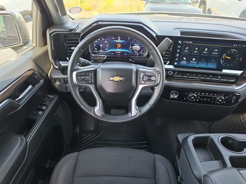 Certified 2024 Chevrolet Silverado 1500 LT RWD image 11