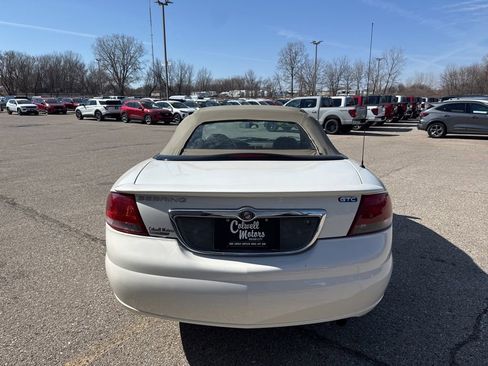 Used 2004 Chrysler Sebring GTC image 3