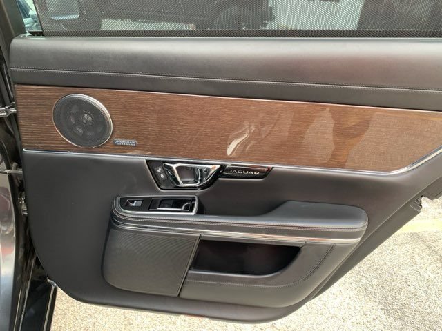 Used 2018 Jaguar XJ L Supercharged RWD image 26