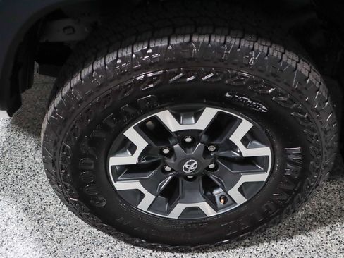 Used 2023 Toyota Tacoma TRD Off-Road AWD/4WD image 11