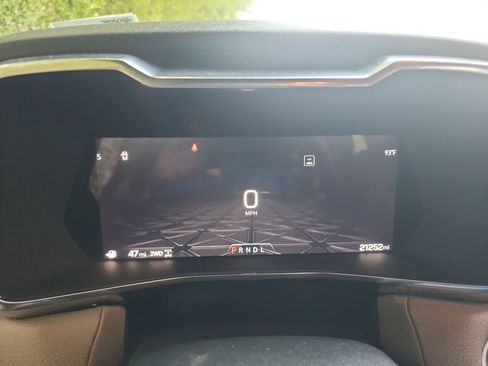 Certified 2025 GMC Canyon Denali AWD/4WD image 11