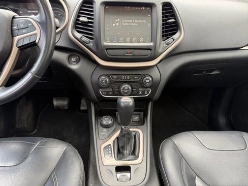 Used 2015 Jeep Cherokee Limited image 11