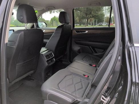 Used 2025 Volkswagen Atlas SE FWD image 13