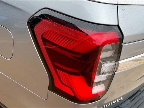 Used 2024 Ford Expedition Max Limited image 28