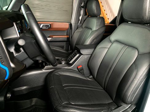 Used 2022 Ford Bronco Outer Banks w/ Sasquatch Package image 4