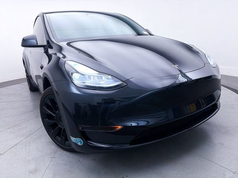 Used 2024 Tesla Model Y Long Range image 3