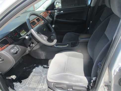 Used 2011 Chevrolet Impala LS FWD image 26