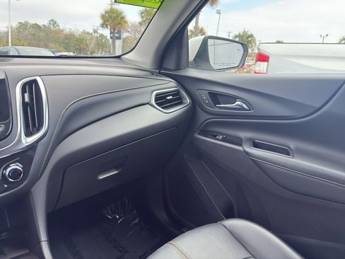 Used 2022 Chevrolet Equinox Premier FWD image 26
