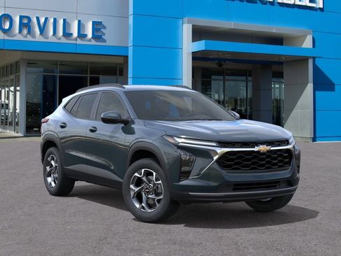 New 2026 Chevrolet Trax LT w/ LT Convenience Package FWD image 7
