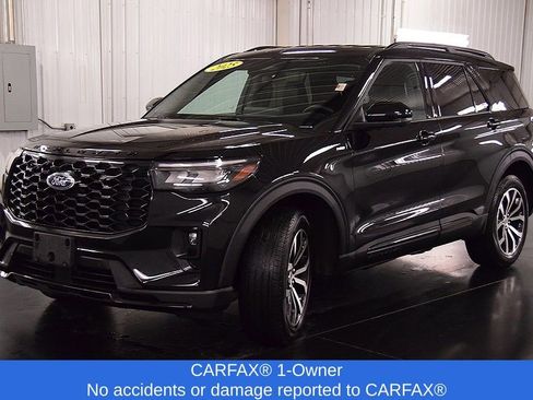 Used 2025 Ford Explorer ST-Line image 3