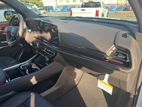 New 2026 Chevrolet Traverse Z71 w/ Enhanced Driving Package image 24