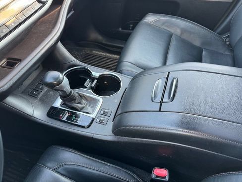Used 2018 Toyota Highlander XLE w/ Protection Package #3 AWD/4WD image 10