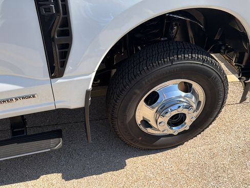 New 2026 Ford F350 Platinum AWD/4WD image 17