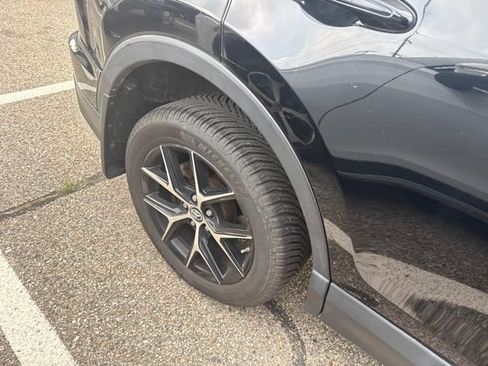 Used 2018 Toyota RAV4 SE w/ Power Extra Value Package AWD/4WD image 4
