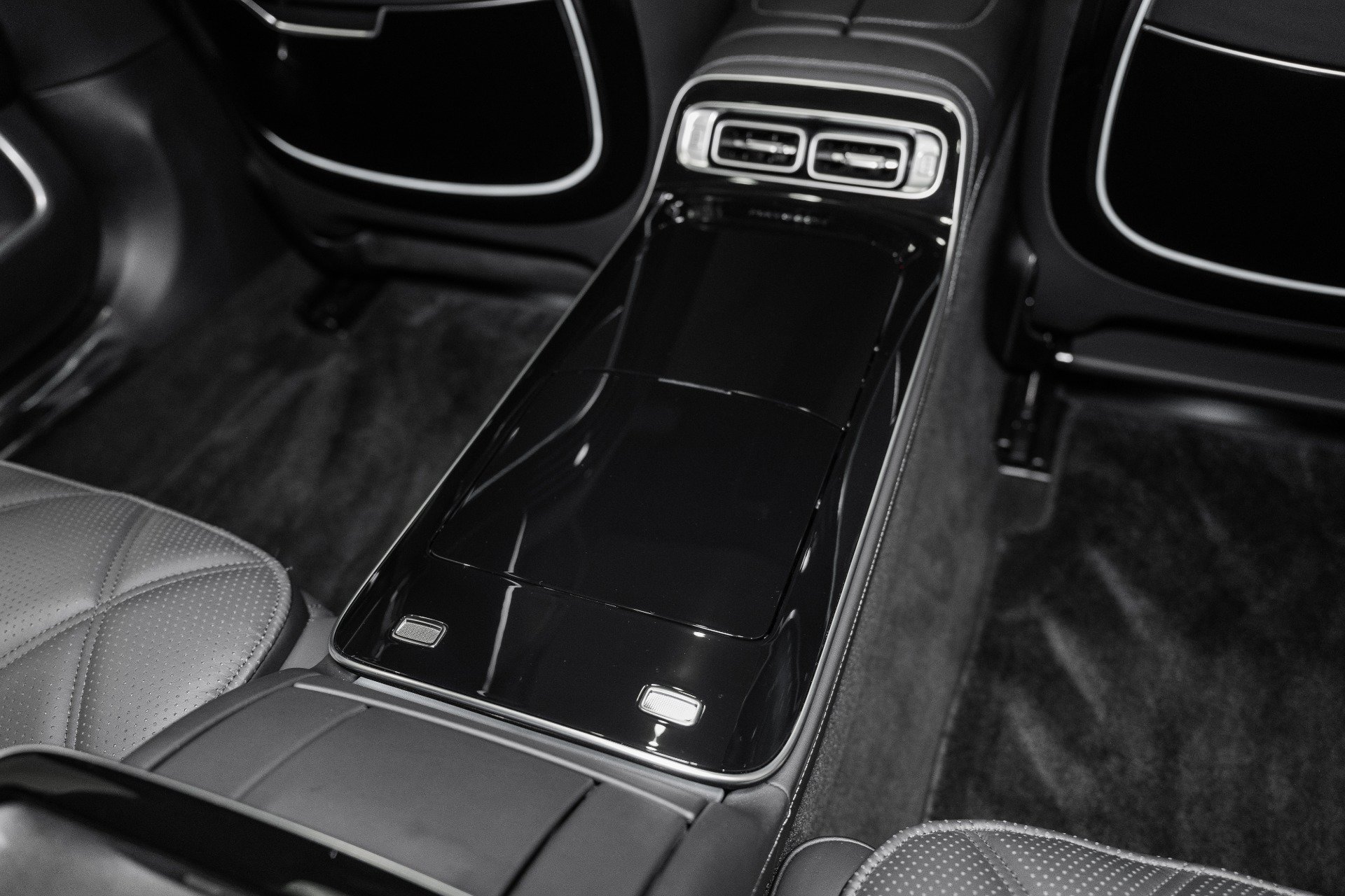 Used 2024 Mercedes-Benz Maybach S 580 4MATIC image 28