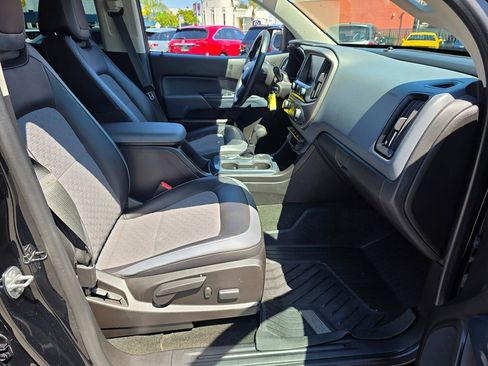 Used 2016 Chevrolet Colorado Z71 w/ Z71 Midnight Edition image 10