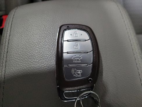 Used 2020 Hyundai Elantra Limited w/ Ultimate Package 03 FWD image 32