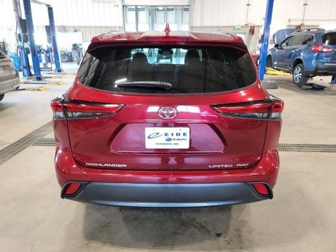 Used 2020 Toyota Highlander Limited image 6