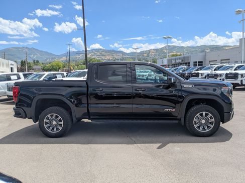 Used 2024 GMC Sierra 1500 AT4 w/ Technology Package AWD/4WD image 7