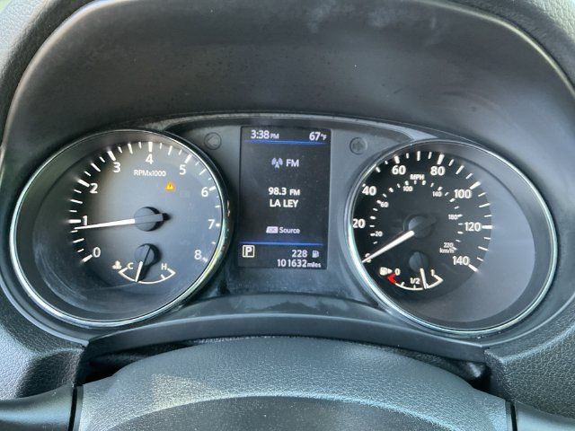 Used 2018 Nissan Rogue SV AWD/4WD image 13