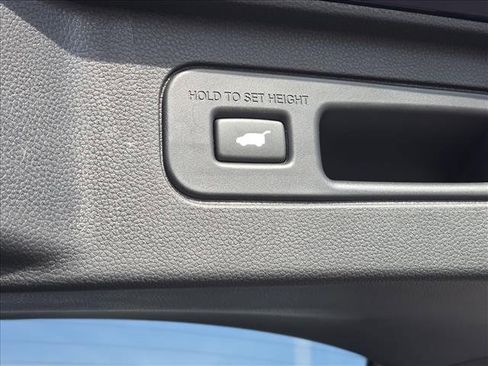 Used 2025 Honda Pilot EX-L image 13