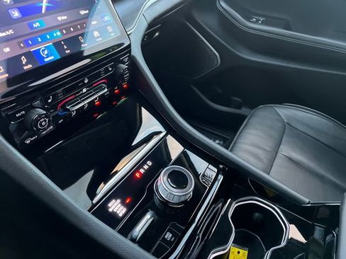 Used 2022 Jeep Grand Cherokee Limited 4xe image 21