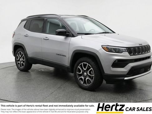 Used 2025 Jeep Compass Trailhawk image 1