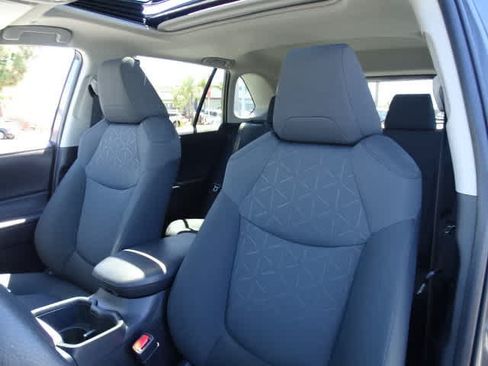 Certified 2025 Toyota RAV4 XLE w/ Convenience Package FWD image 19