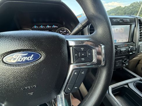 Used 2017 Ford F250 XLT w/ XLT Value Package image 22