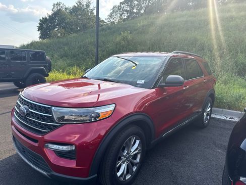 Used 2020 Ford Explorer XLT w/ Equipment Group 202A RWD image 1