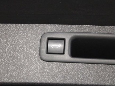 Used 2021 Toyota Highlander XLE image 44