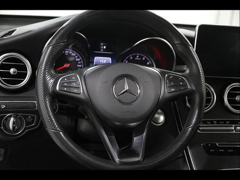 Used 2019 Mercedes-Benz GLC 300 4MATIC image 7