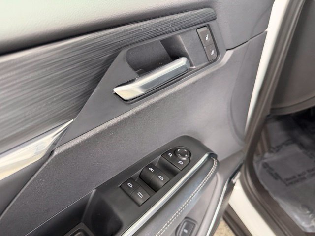Used 2026 GMC Acadia Elevation w/ Elevation Premium Package FWD image 9