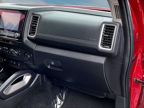 Certified 2024 Nissan Frontier SL RWD image 26