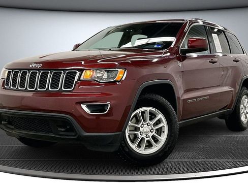 Used 2020 Jeep Grand Cherokee Laredo AWD/4WD image 3